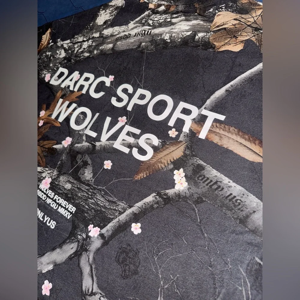 Darc Sport Wolves Blossom Woodland Camo T-Shirt - Picture 4 of 4